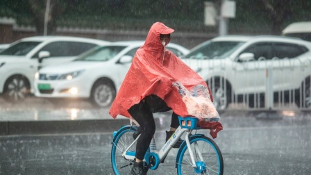 端午强降雨持续，局地有冰雹，出行注意